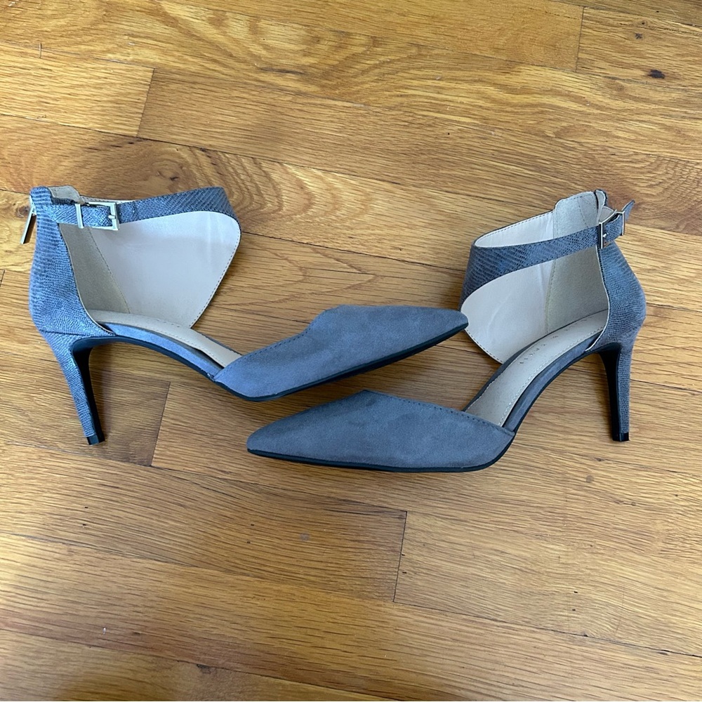 Kelly & Katie Marsia One Side Longer Gray Animal Snakeskin Suede Heels 9.5 M